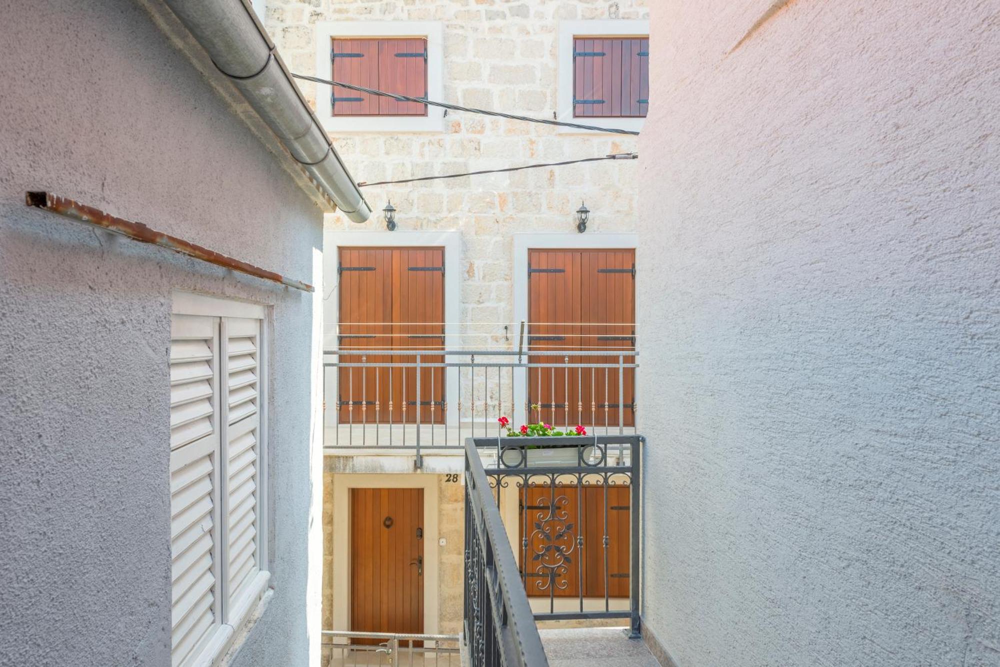 Apartments Roma Baška Voda Eksteriør billede