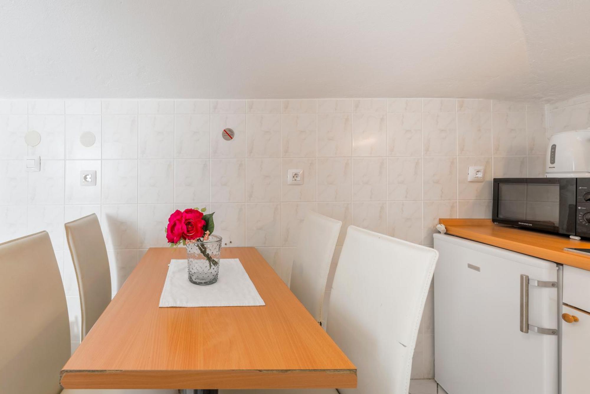 Apartments Roma Baška Voda Eksteriør billede